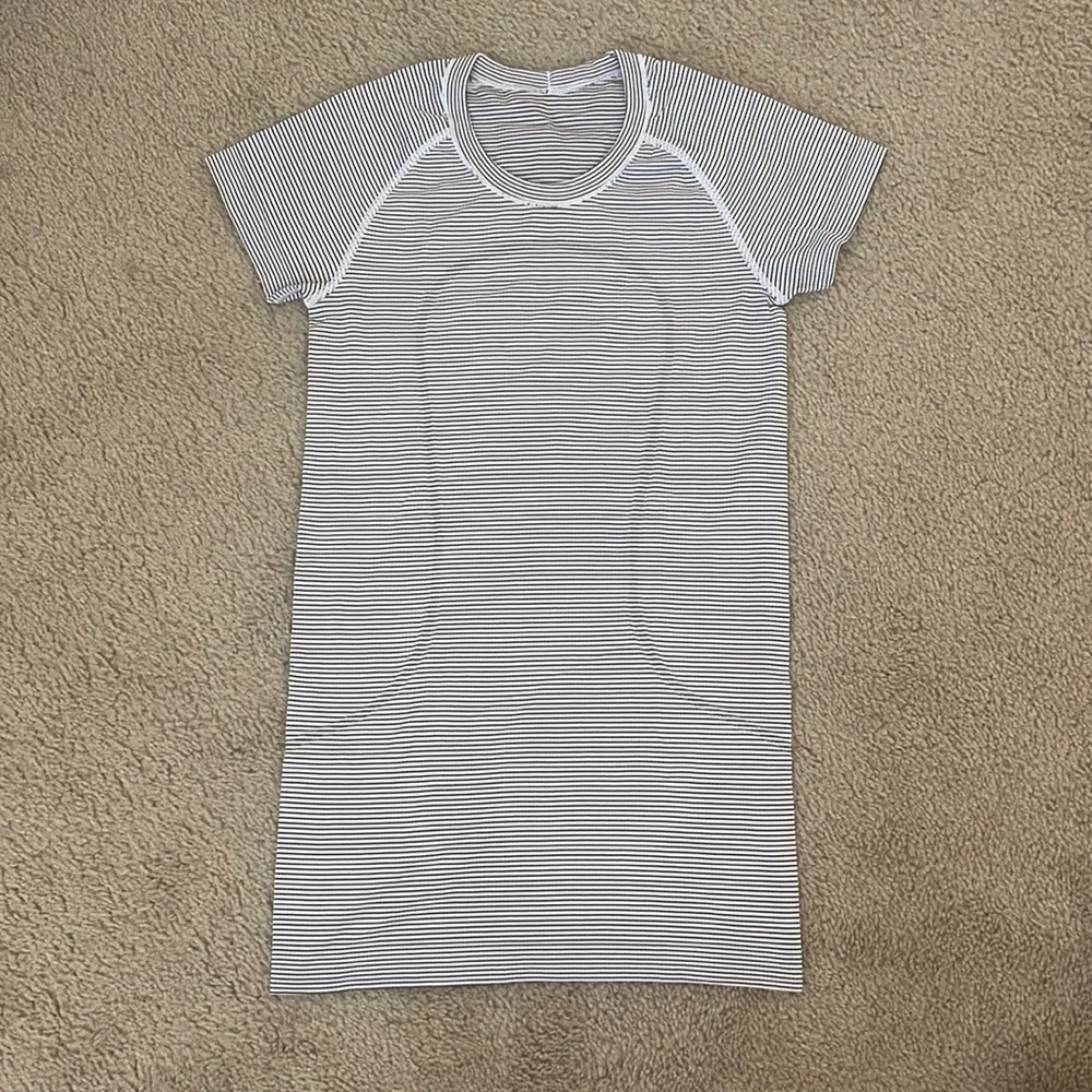 Lululemon swiftly short sleeve shirt